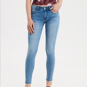 American Eagle light acid wash jeans size 10s